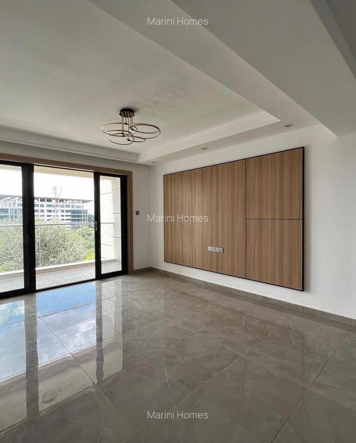 3 Bed Apartment with En Suite in Riverside - 8