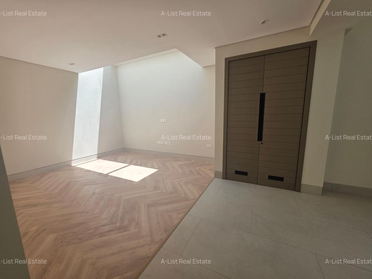 5 Bed Villa with En Suite at Grevilia Grove - 7