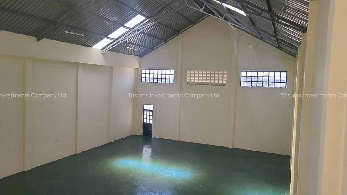 2,500 ft² Warehouse with Service Charge Included in Industrial Area - 1