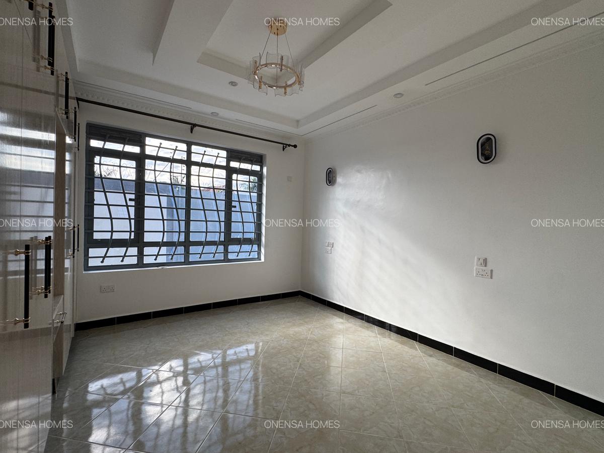 4 Bed House with En Suite in Eastern ByPass - 15