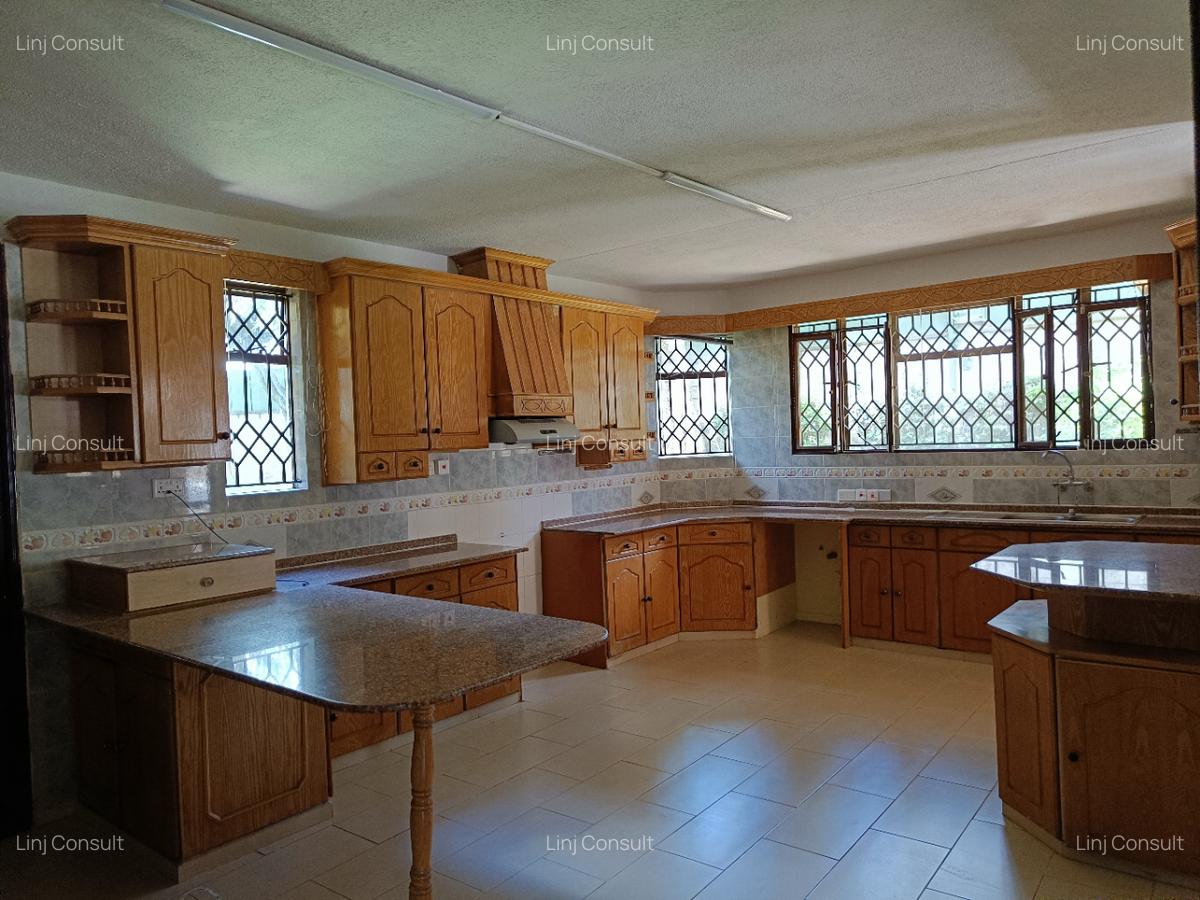 5 Bed House with En Suite at Runda - 13