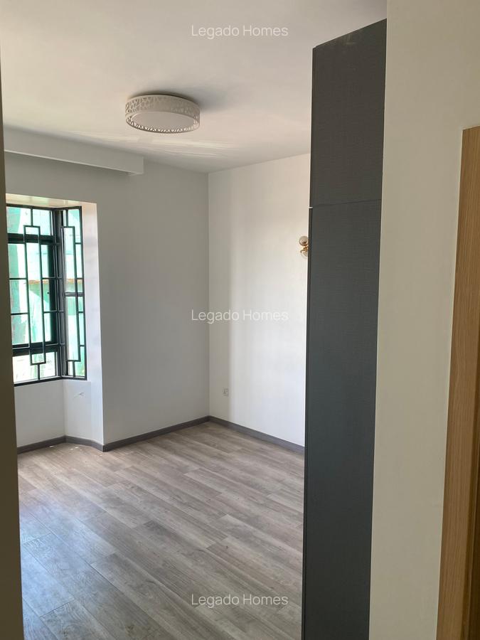 Serviced 3 Bed Apartment with En Suite at Othaya Road - 12