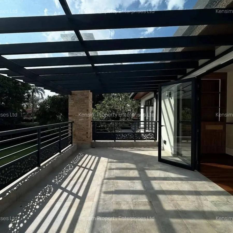 5 Bed House with En Suite in Runda - 3