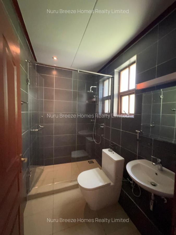 4 Bed Townhouse with En Suite in Lavington - 19