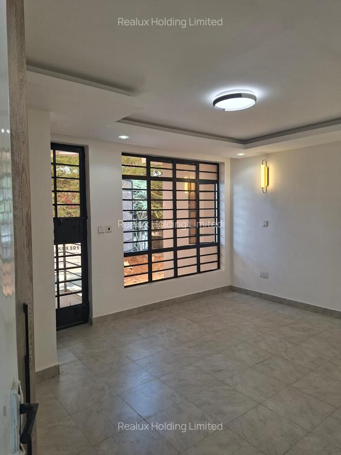 5 Bed Townhouse with En Suite in Gikambura - 5