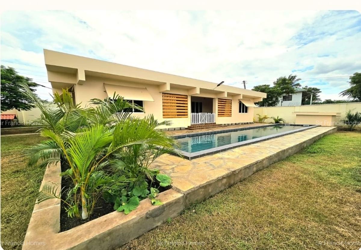 3 Bed Villa with En Suite at Galu - 1