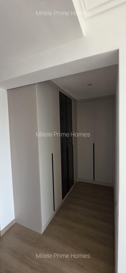 Serviced 3 Bed Apartment with En Suite at Riverside - 12