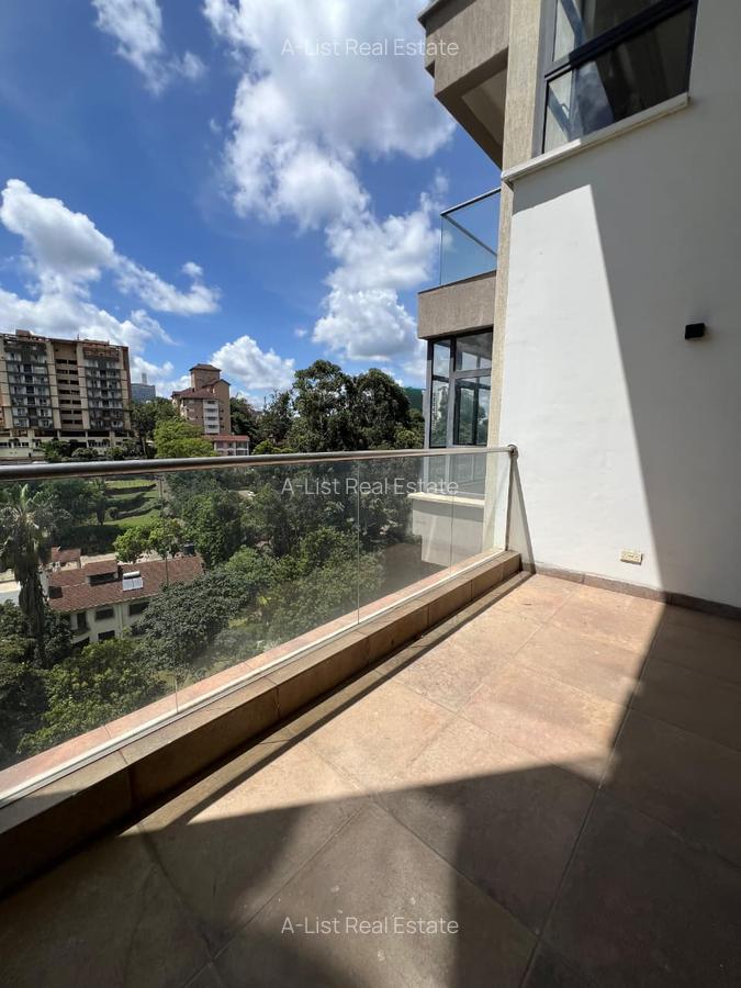 4 Bed Apartment with En Suite at Riverside Drive - 10
