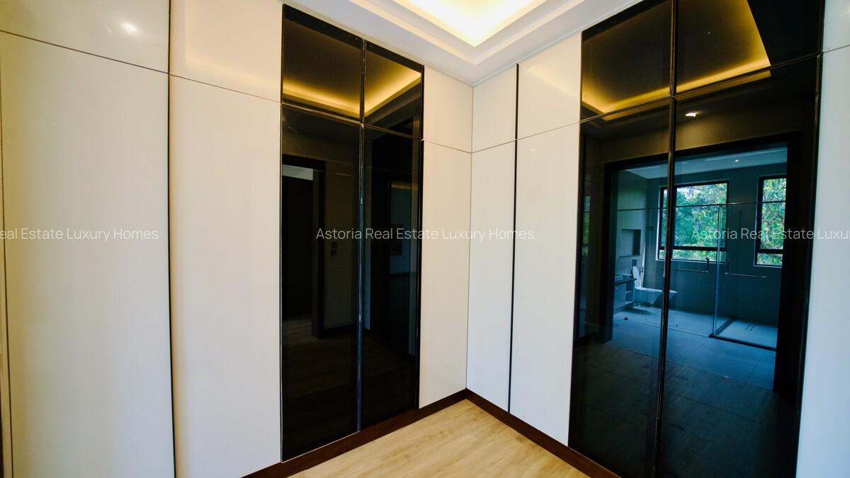 6 Bed Villa with En Suite at 2026-183 - 14