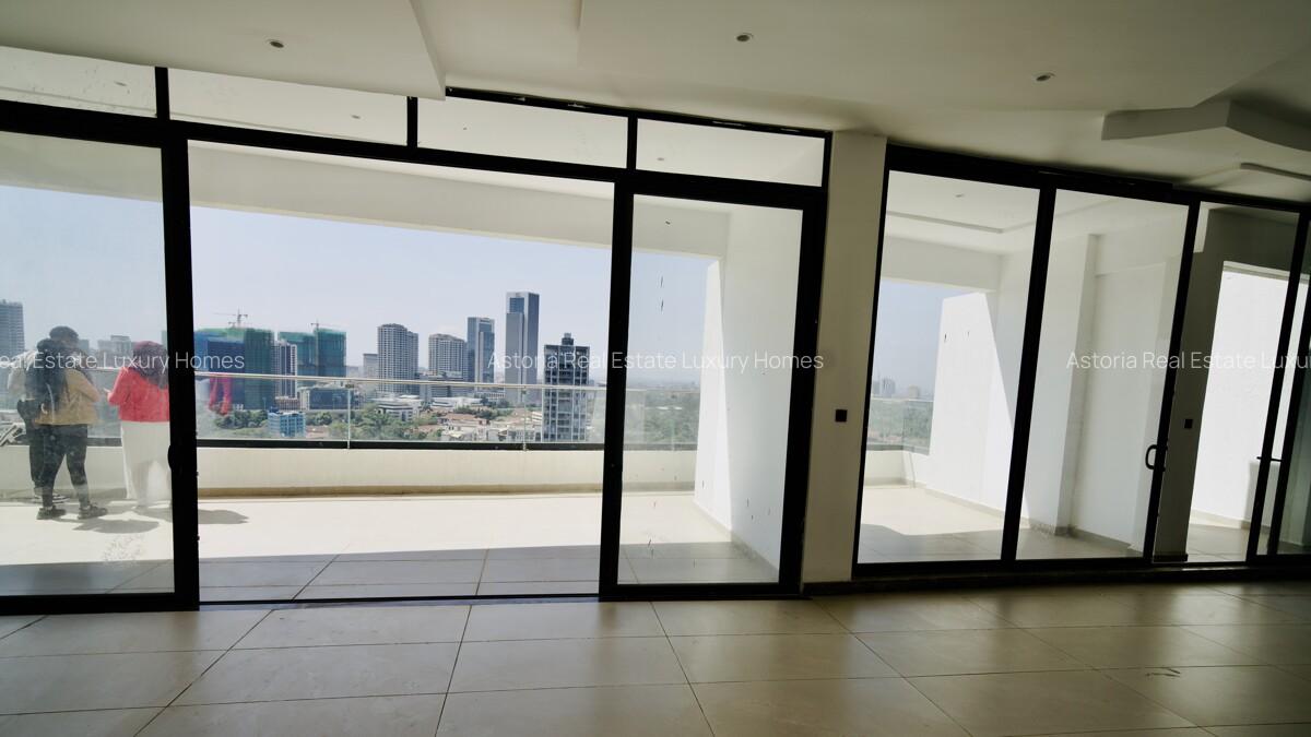 3 Bed Apartment with En Suite at 2026-128 - 9