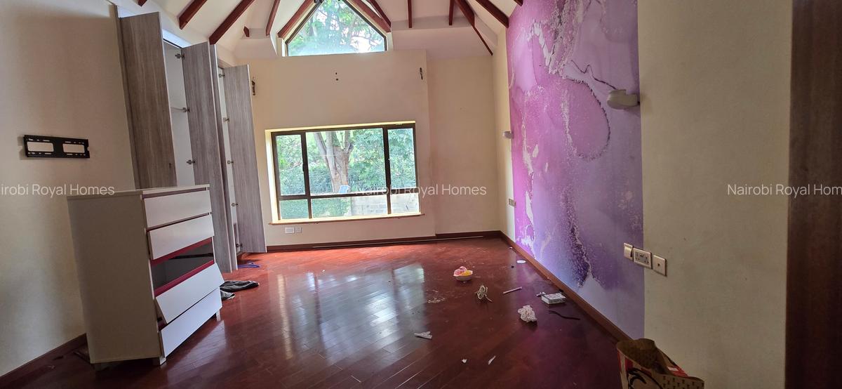 5 Bed Townhouse with En Suite at Lavington Road - 6
