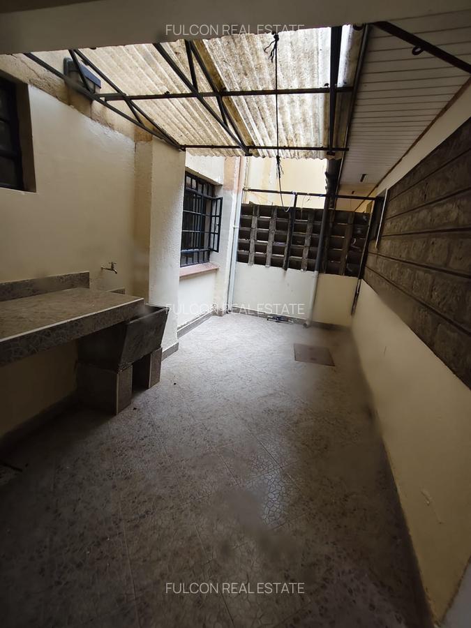 5 Bed Townhouse with En Suite in Lavington - 18