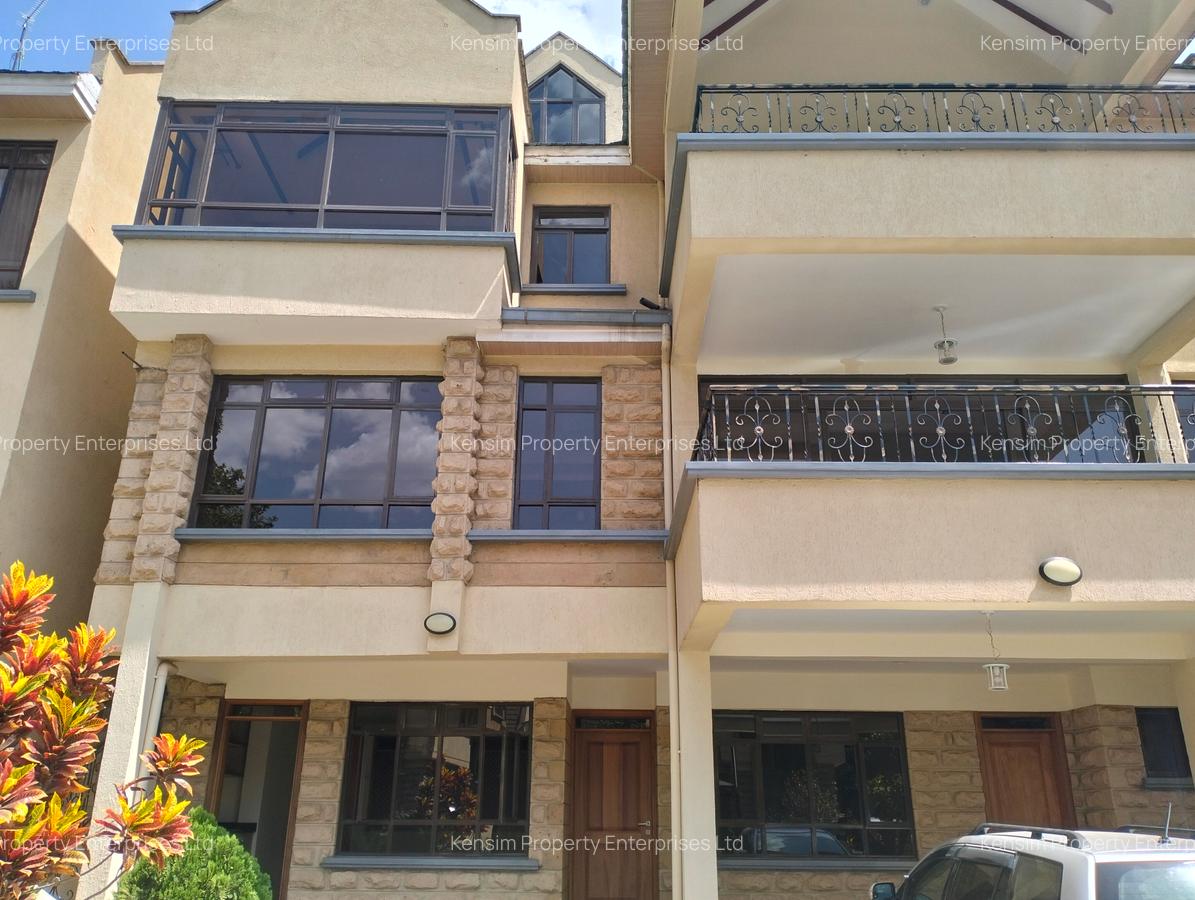 5 Bed Townhouse with En Suite in Lavington - 2