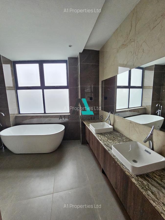 3 Bed Apartment with En Suite in Riverside - 14