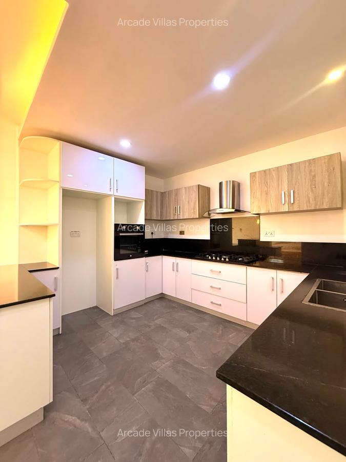4 Bed Apartment with En Suite in Kileleshwa - 4