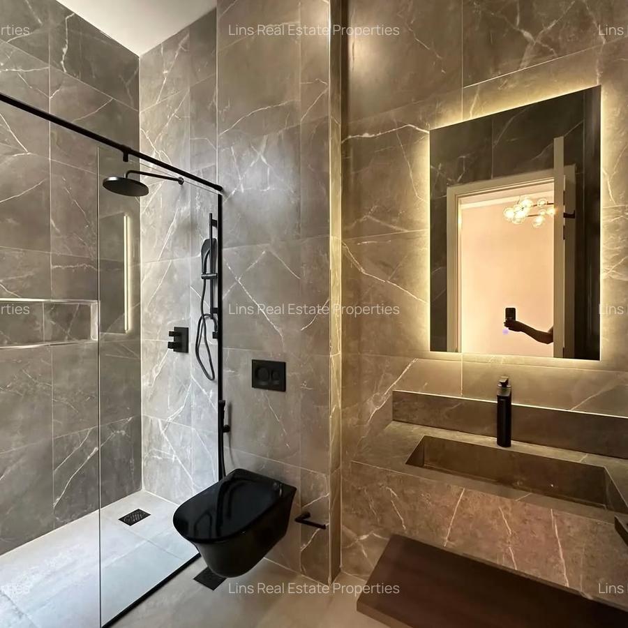 5 Bed Townhouse with En Suite in Runda - 17