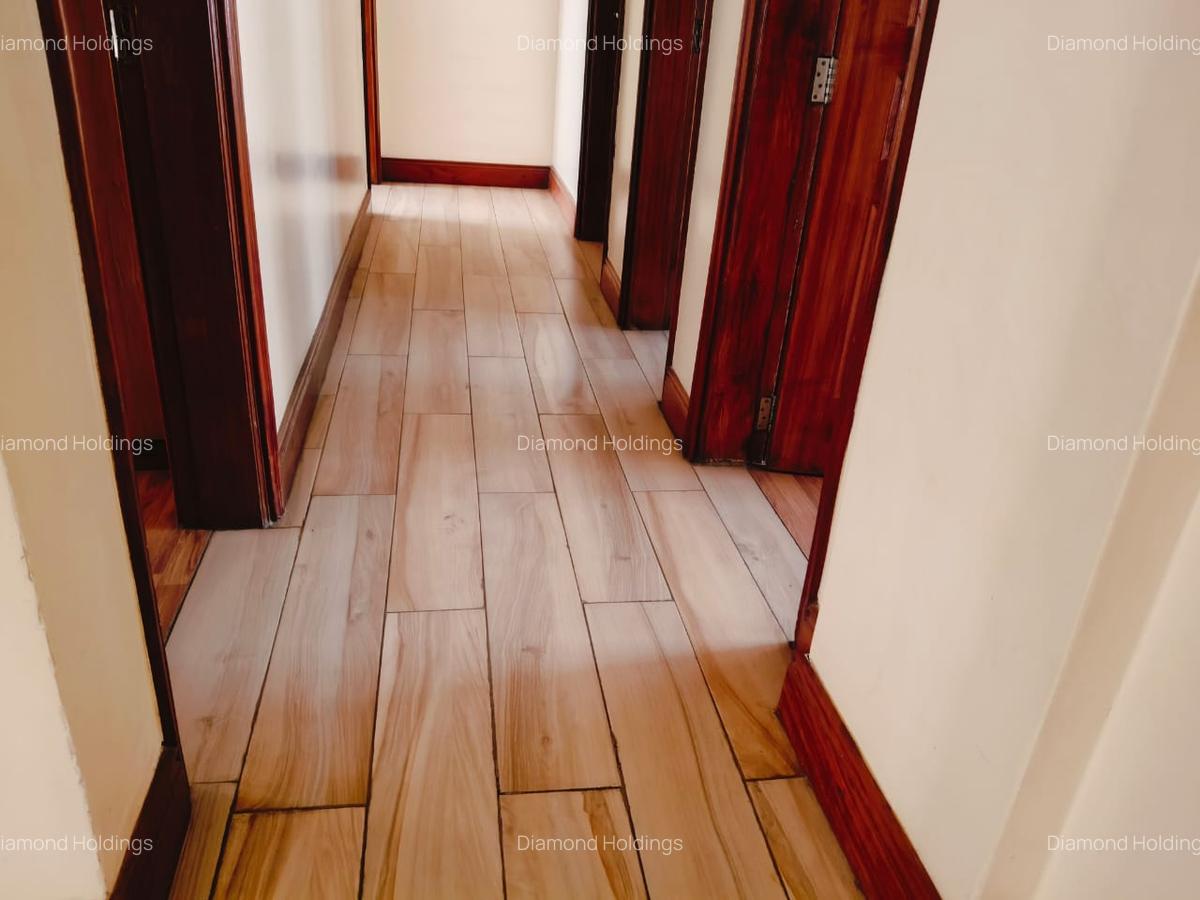 3 Bed Apartment with En Suite at Parklands - 5