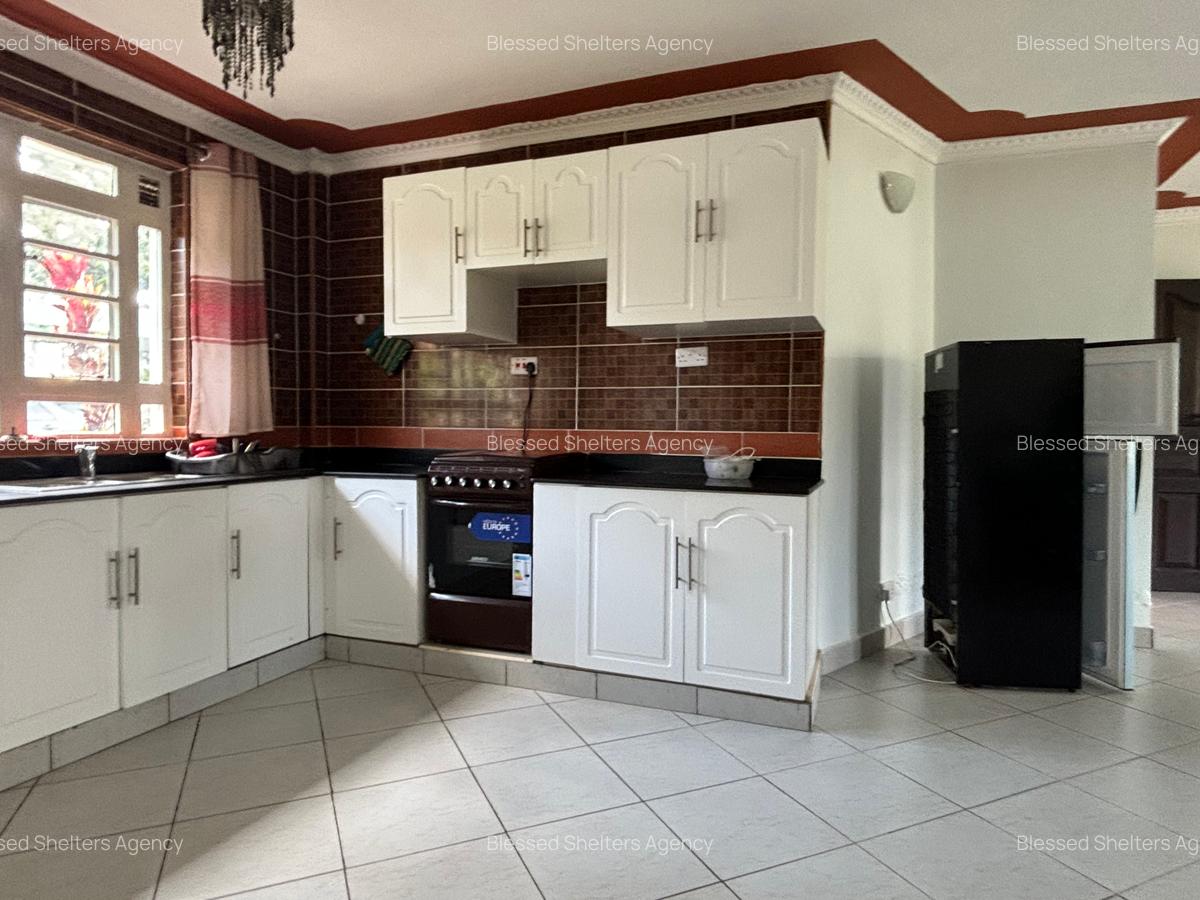 Serviced 2 Bed Apartment with En Suite in Runda - 19