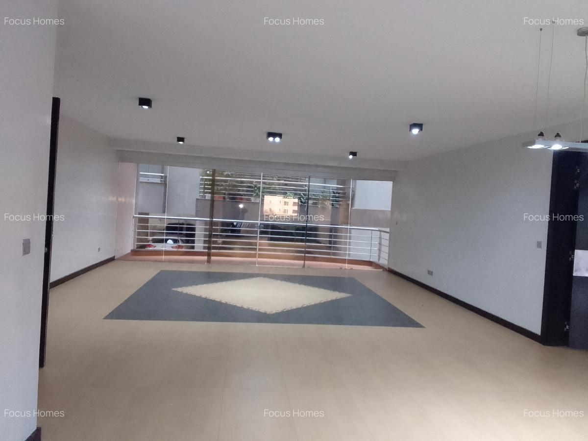 3 Bed Apartment with En Suite in Riverside - 18