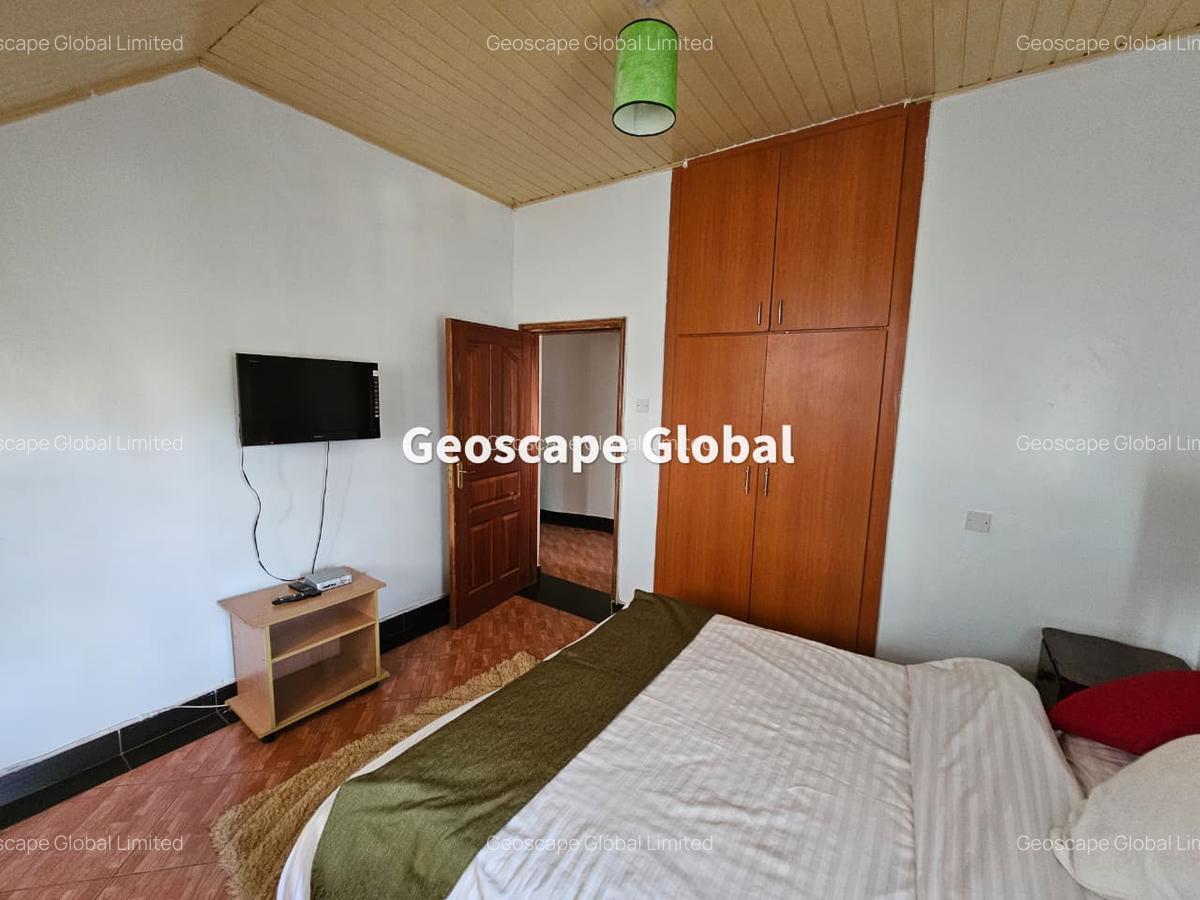 Furnished 1 Bed Apartment with En Suite in Rosslyn - 4