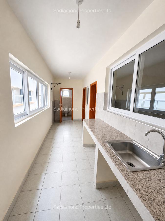 3 Bed Apartment with En Suite in Westlands Area - 1