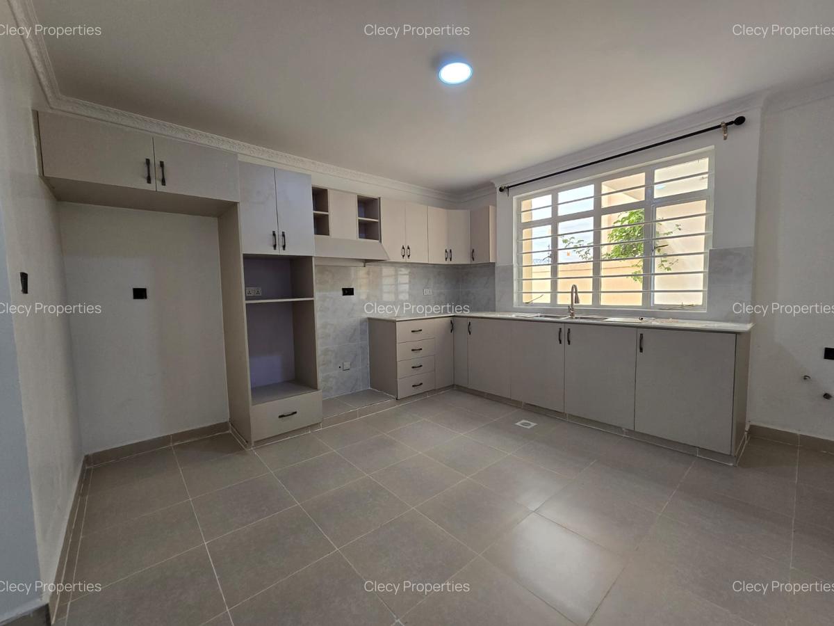 5 Bed House with En Suite at Tola - 4