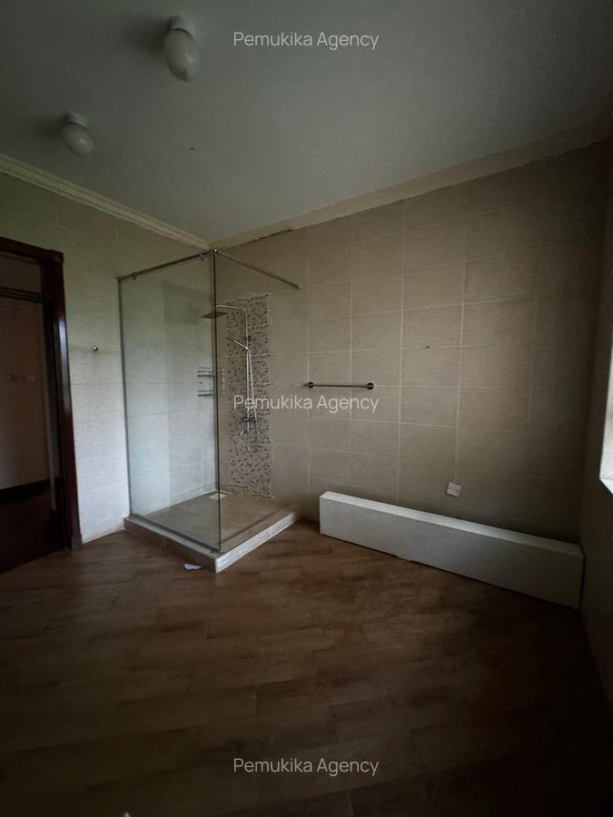 3 Bed House with En Suite at Windridge - 9