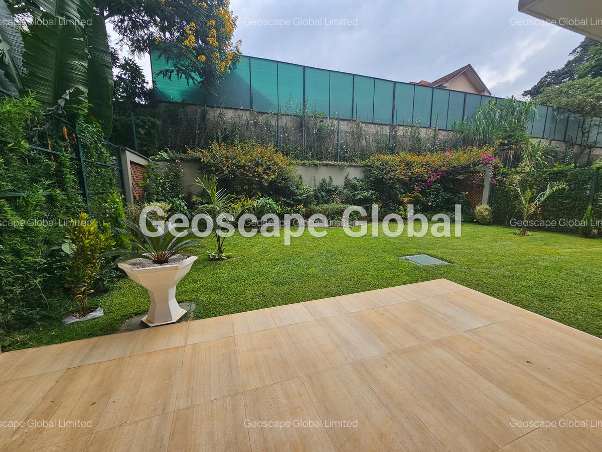 4 Bed Apartment with En Suite in Rosslyn - 3