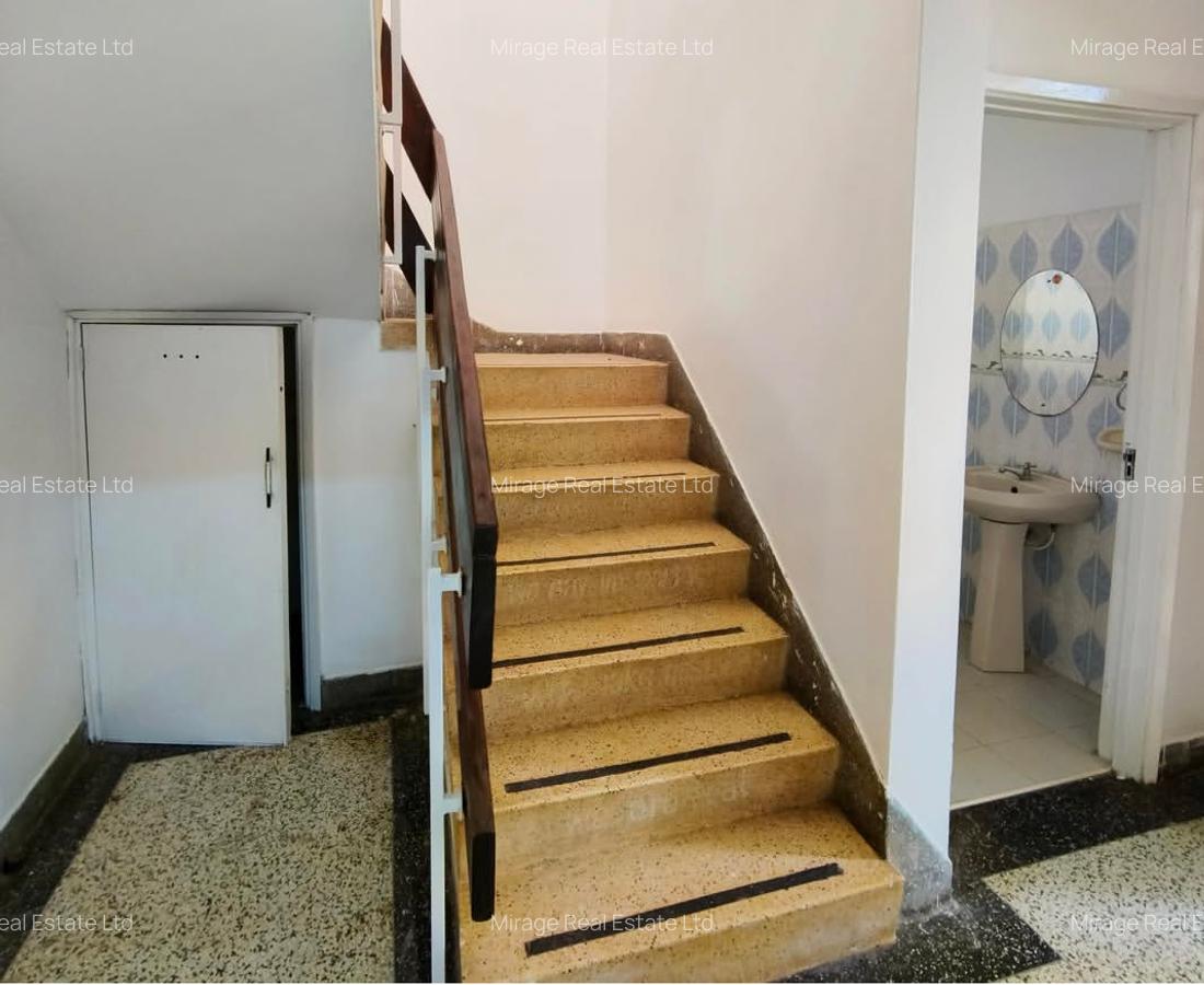 3 Bed House with Staff Quarters in State House - 7