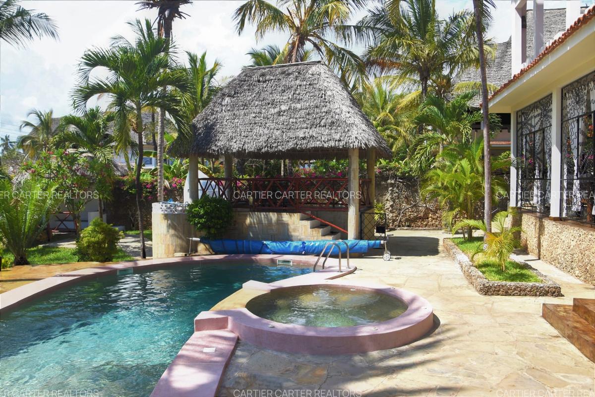 5 Bed Villa with En Suite in Watamu - 14