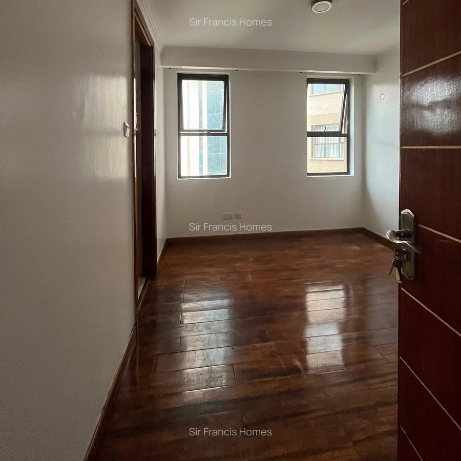 Serviced 3 Bed Apartment with En Suite in Riverside - 10