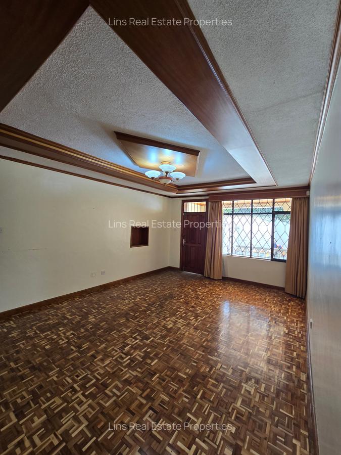 5 Bed House with En Suite in Runda - 19