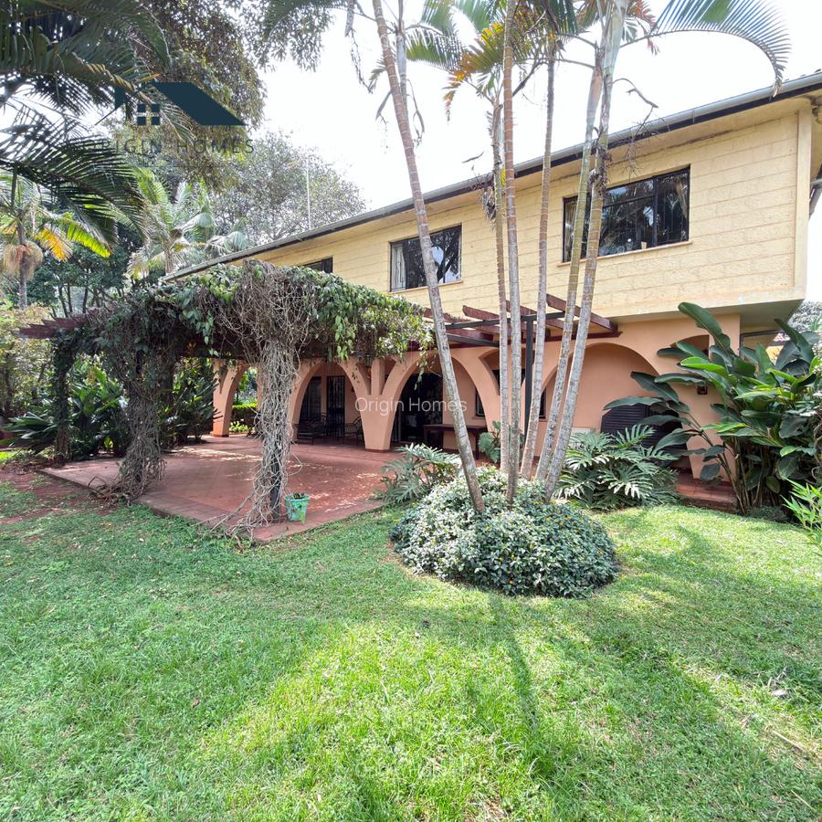 4 Bed House with En Suite at Lavington - 2
