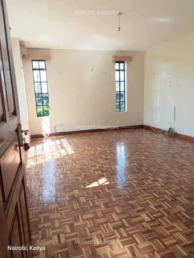 4 Bed Townhouse with En Suite in Kitisuru - 5