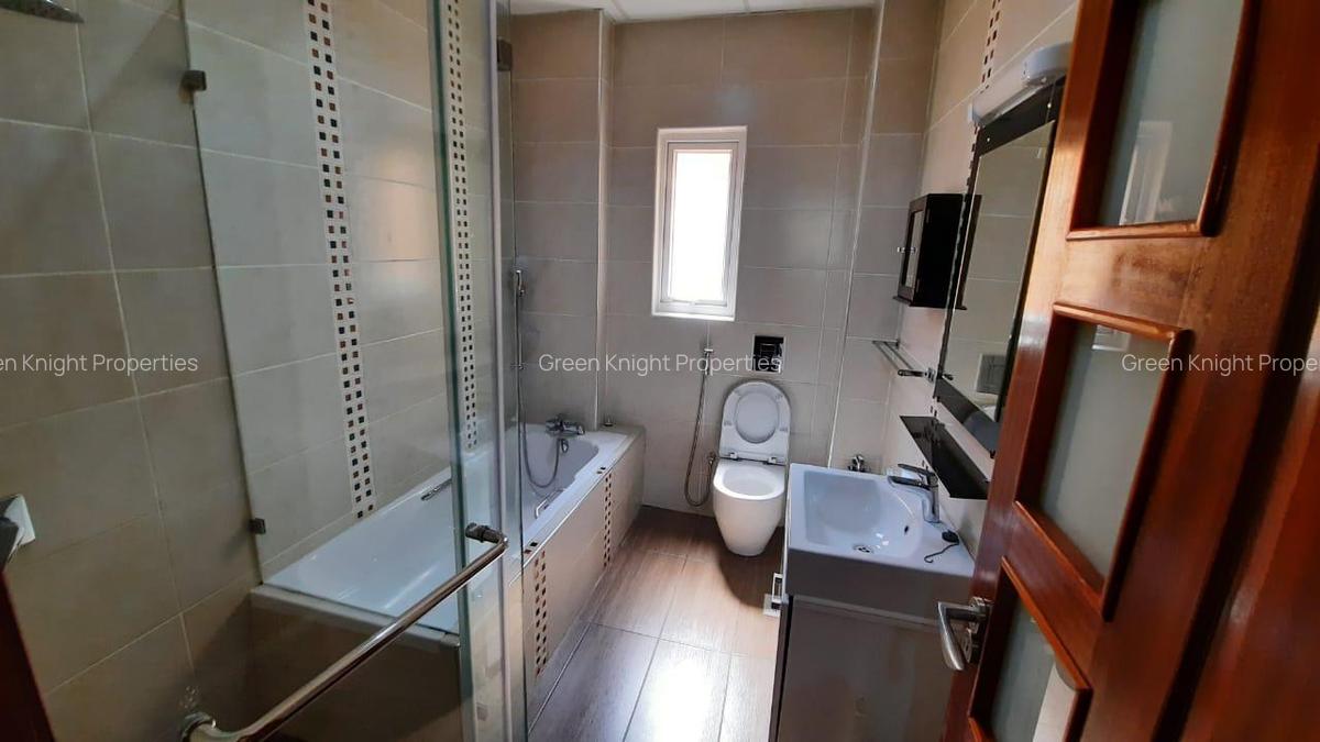 5 Bed Townhouse with En Suite in Lavington - 11