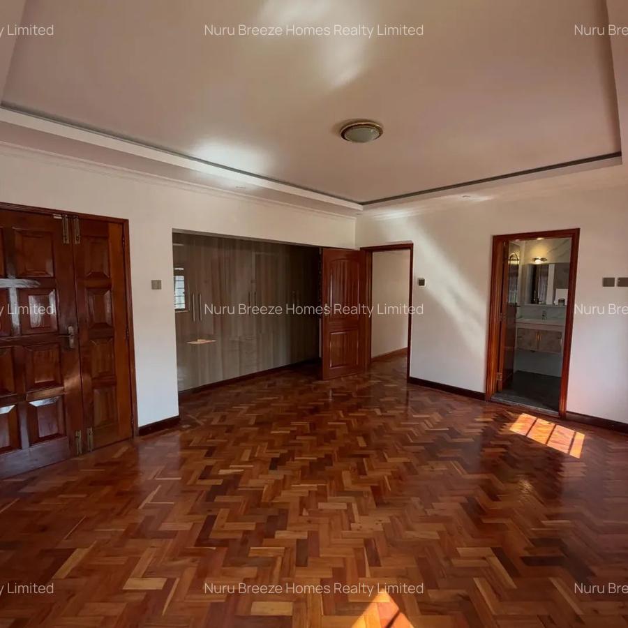 5 Bed House with En Suite in Runda - 9