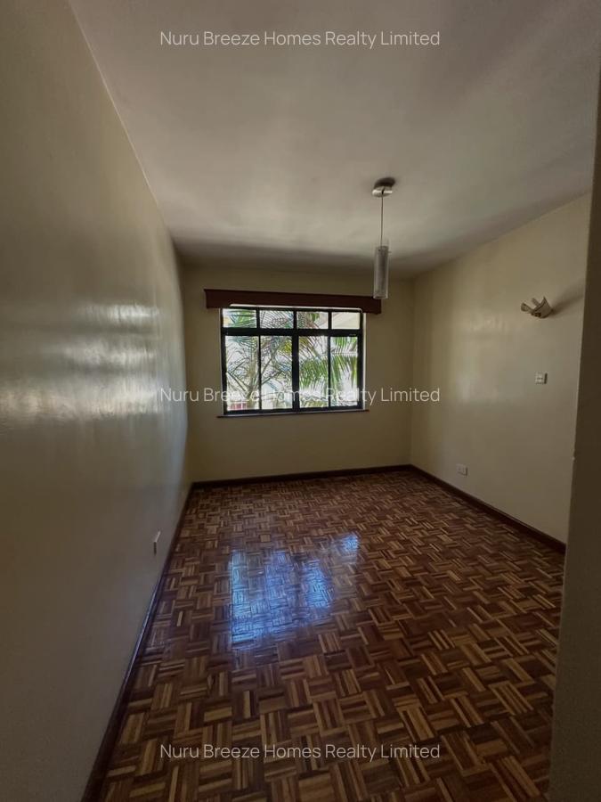 3 Bed Apartment with En Suite in Brookside - 11