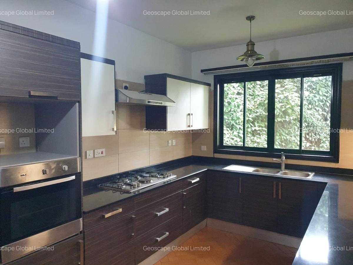 4 Bed House with En Suite in Spring Valley - 7