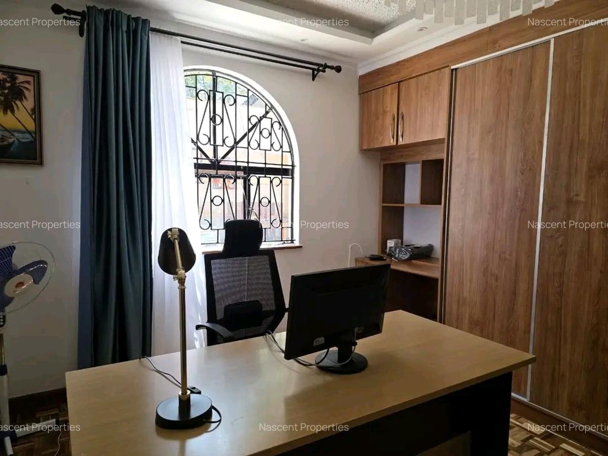 4 Bed House with En Suite in Spring Valley - 17