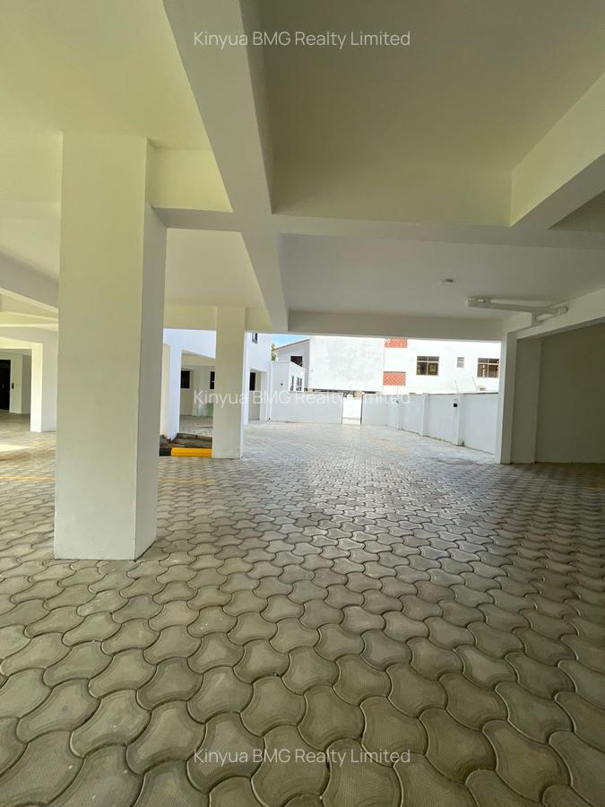 Serviced 3 Bed Apartment with En Suite at Off Links Road - 5