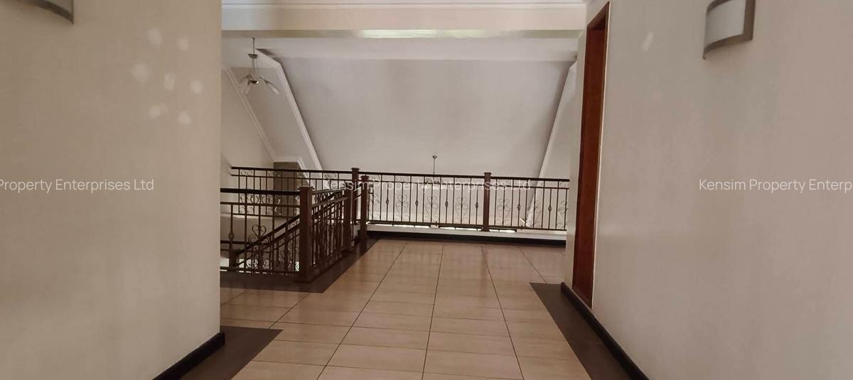 4 Bed Townhouse with En Suite in Rosslyn - 3