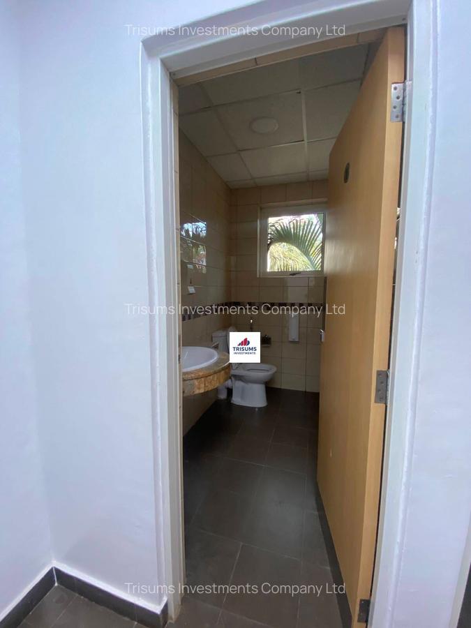 2,500 ft² Commercial Property with Fibre Internet in Riverside - 16