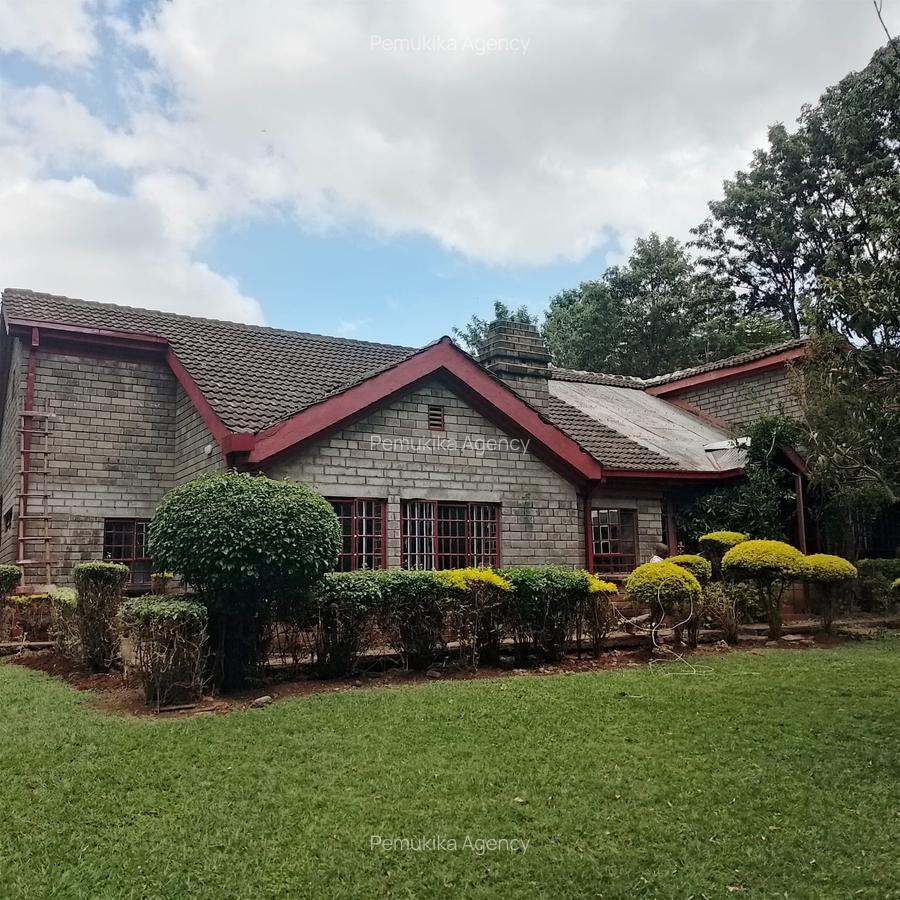 4 Bed House with En Suite at Karen C - 20
