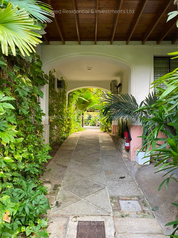 Serviced 3 Bed Apartment with En Suite in Nyali Area - 8