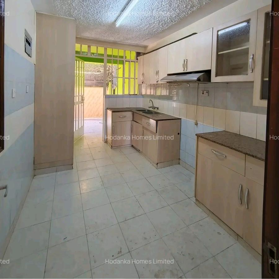 3 Bed Apartment with En Suite in Lavington - 4