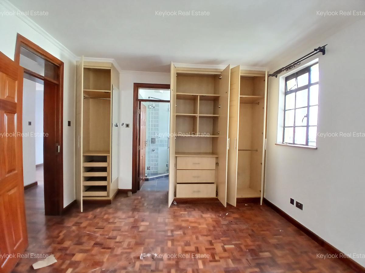 5 Bed Townhouse with En Suite in Lavington - 15