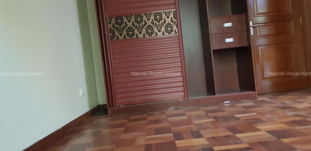 5 Bed Townhouse with En Suite at Lavington Green - 18