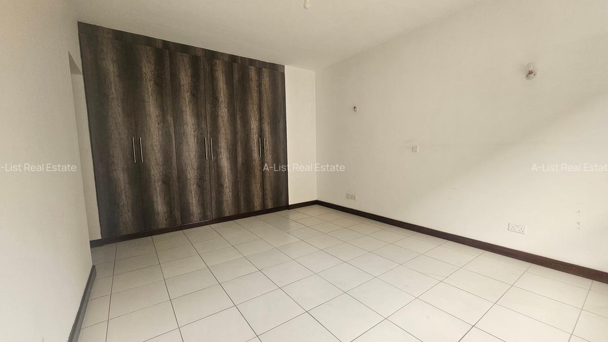 2 Bed Apartment with En Suite at Bohra Street - 11