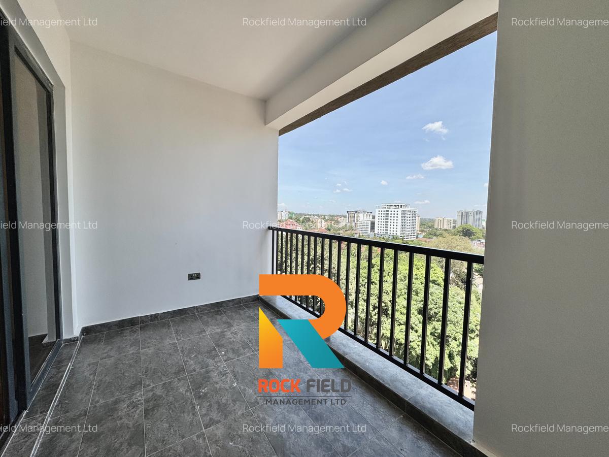 2 Bed Apartment with En Suite in Brookside - 6