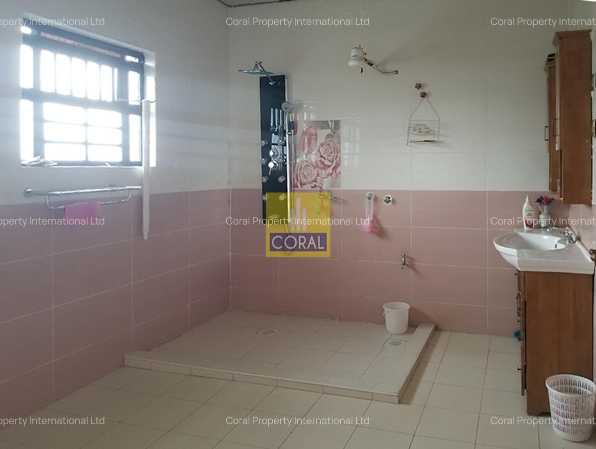 6 Bed House with Garden in Kenyatta Road - 8